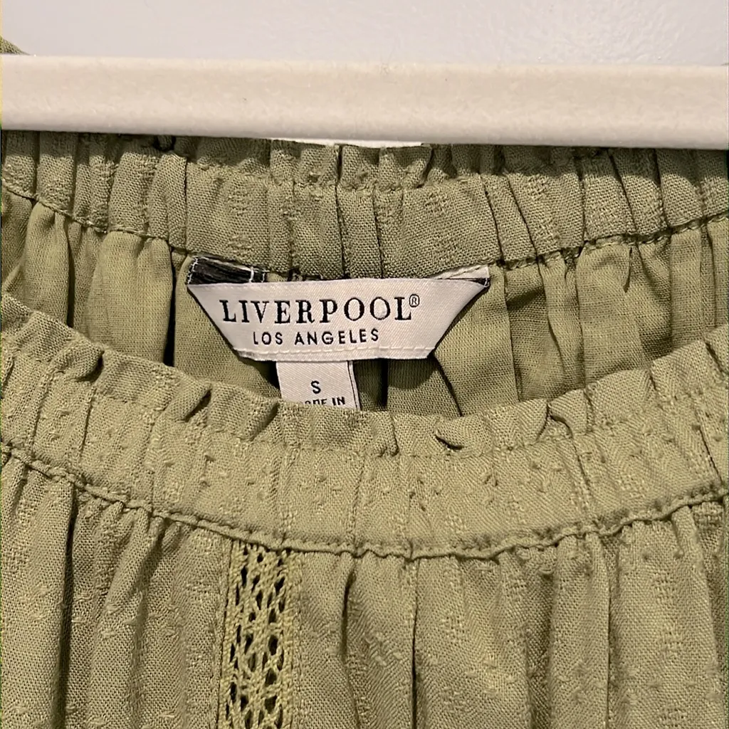 Liverpool Cropped Bell Sleeve Woven Top Lace Trim Small Eucalyptus Green Blouse - Image 3