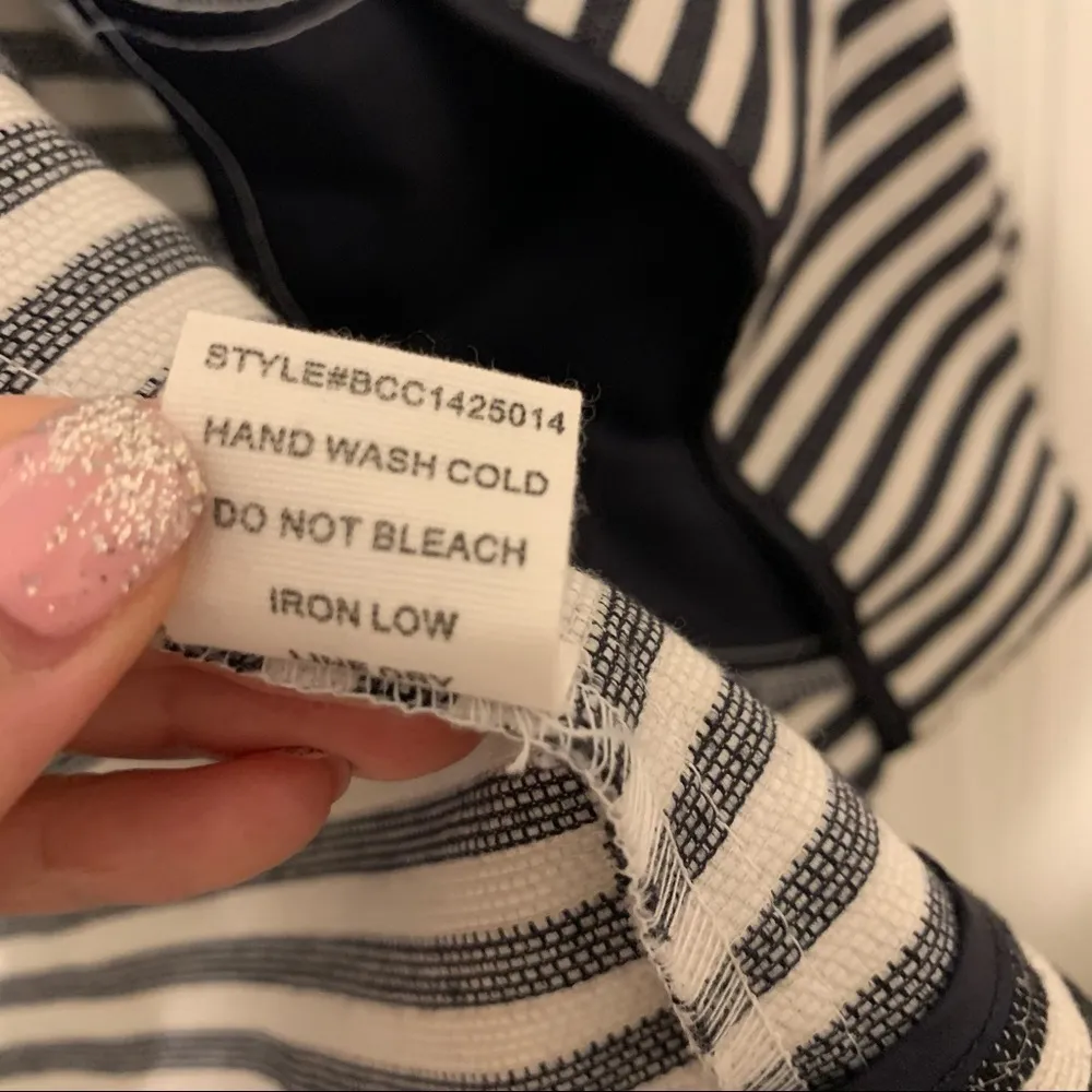 BCNU Navy White Striped Cropped Blazer Pockets Size XSmall NEW - Image 4