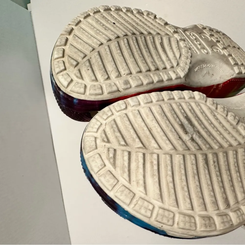 Crocs Classic Women’s Tie Dye Clogs Multicolor Water Friendly Lightweight Sz 7.0 - Image 9