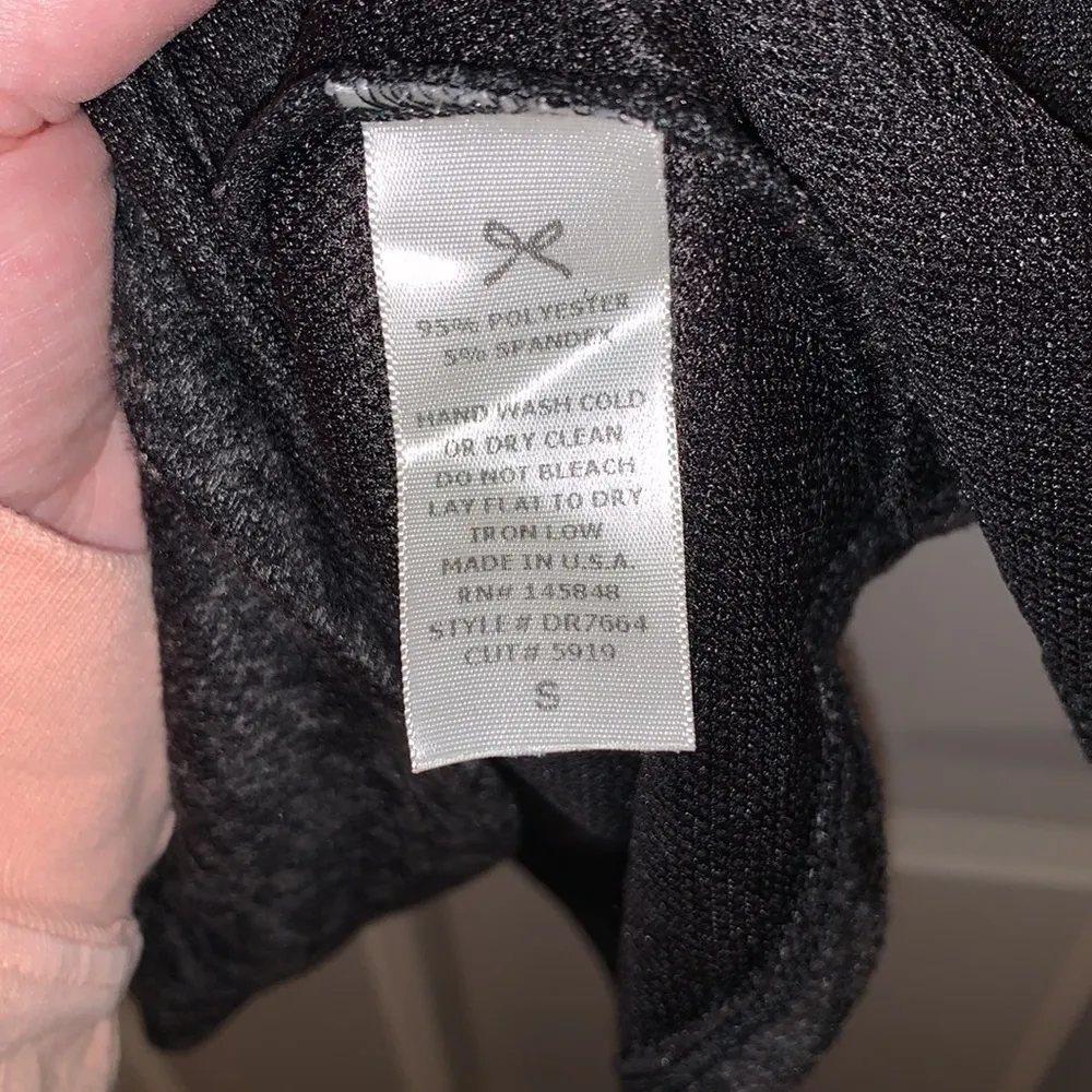 Everly Long Sleeve‎ Gray Shift Dress - Size Small - Image 4