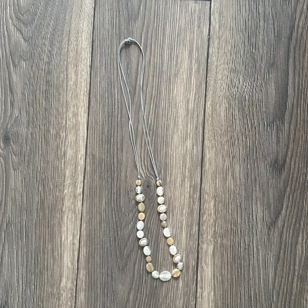 None Elegant mixed metal Gold and Silver adjustable Necklace - Image 4