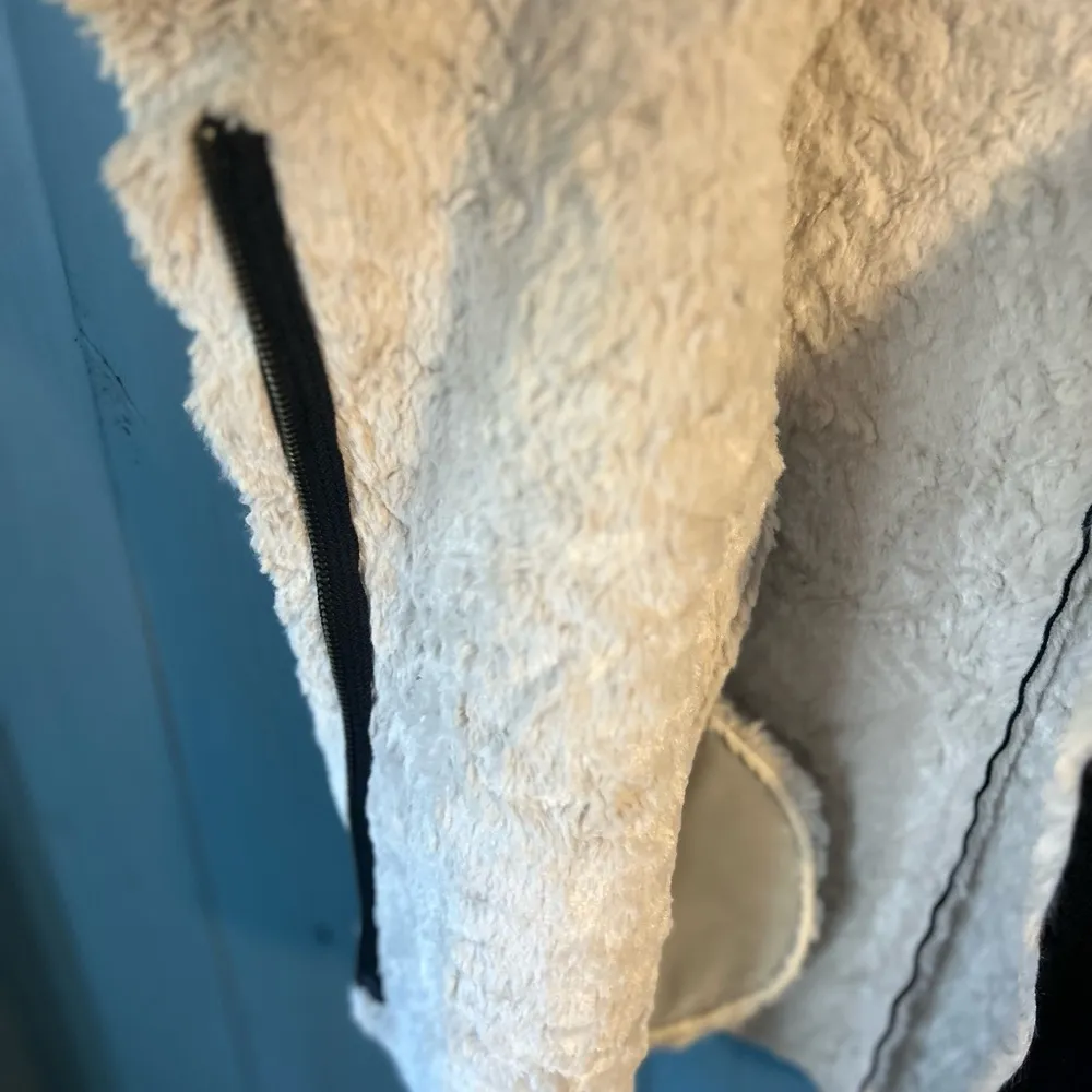 FC Jeans Black Bomber Vest, Faux Fur Lined, Size 8 - Image 9