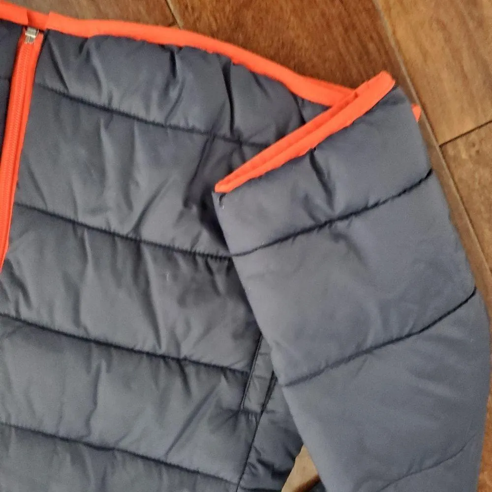 Winter jacket size small women's by old navy  .Navy blue and red detail - Image 3