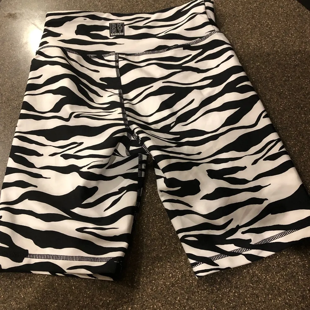 DKNY zebra shorts - Image 8
