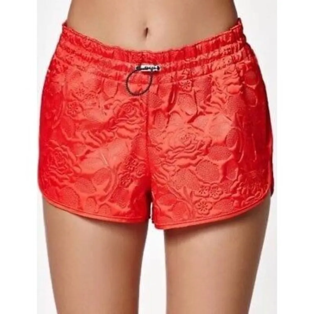 Adidas Originals Women's Red Trefoil  Floral Rose Textured Print Logo Shorts M - Image 2
