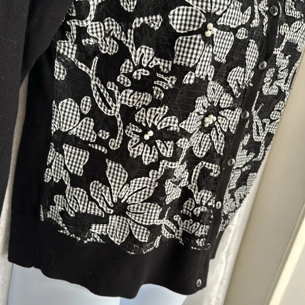 FLORAL APPLIQUÉ CARDIGAN SWEATER SZ: L White Size L - Image 4