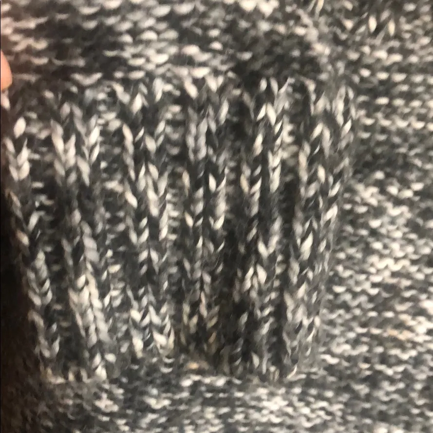 Columbia black, white and grey marled knit sweater - Image 5