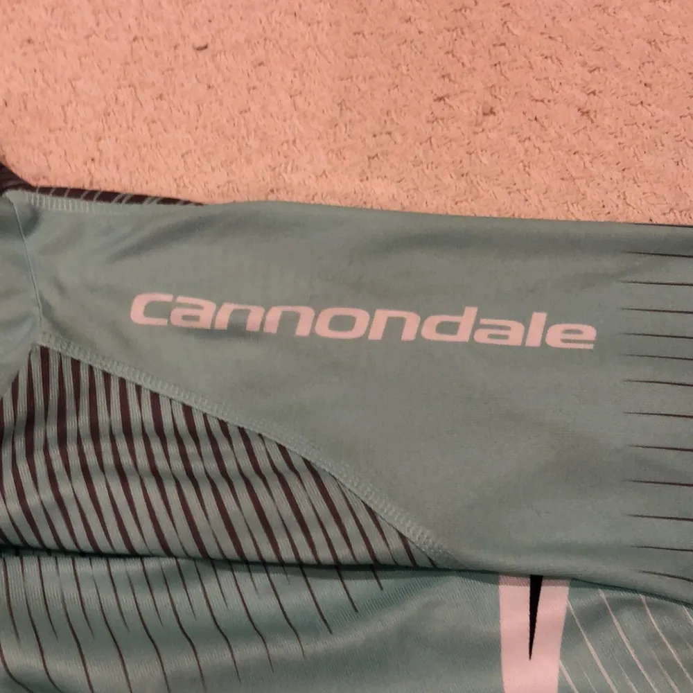 Cannondale Performance Cycling Jersey Size Extra Large - Image 4