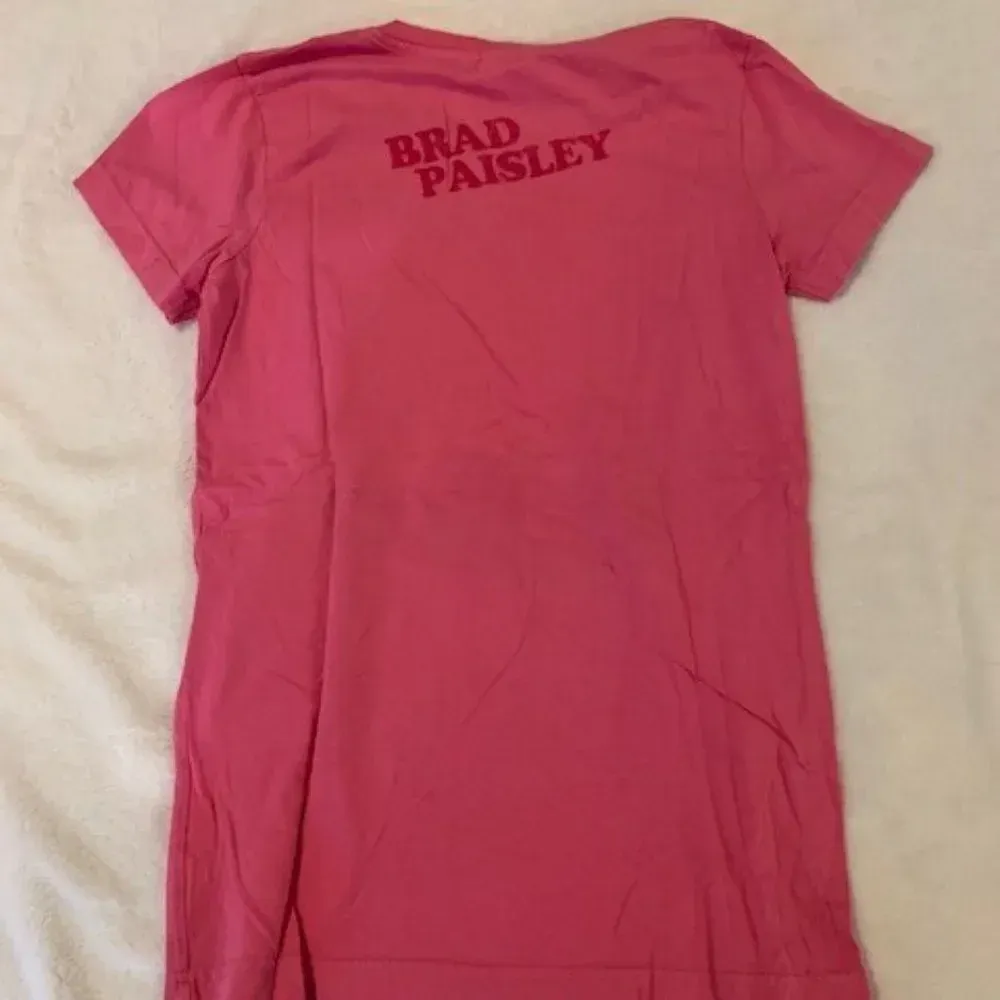 Brad‎ Paisley 2012 Pink Concert Shirt L EUC Pink Size XL - Image 3
