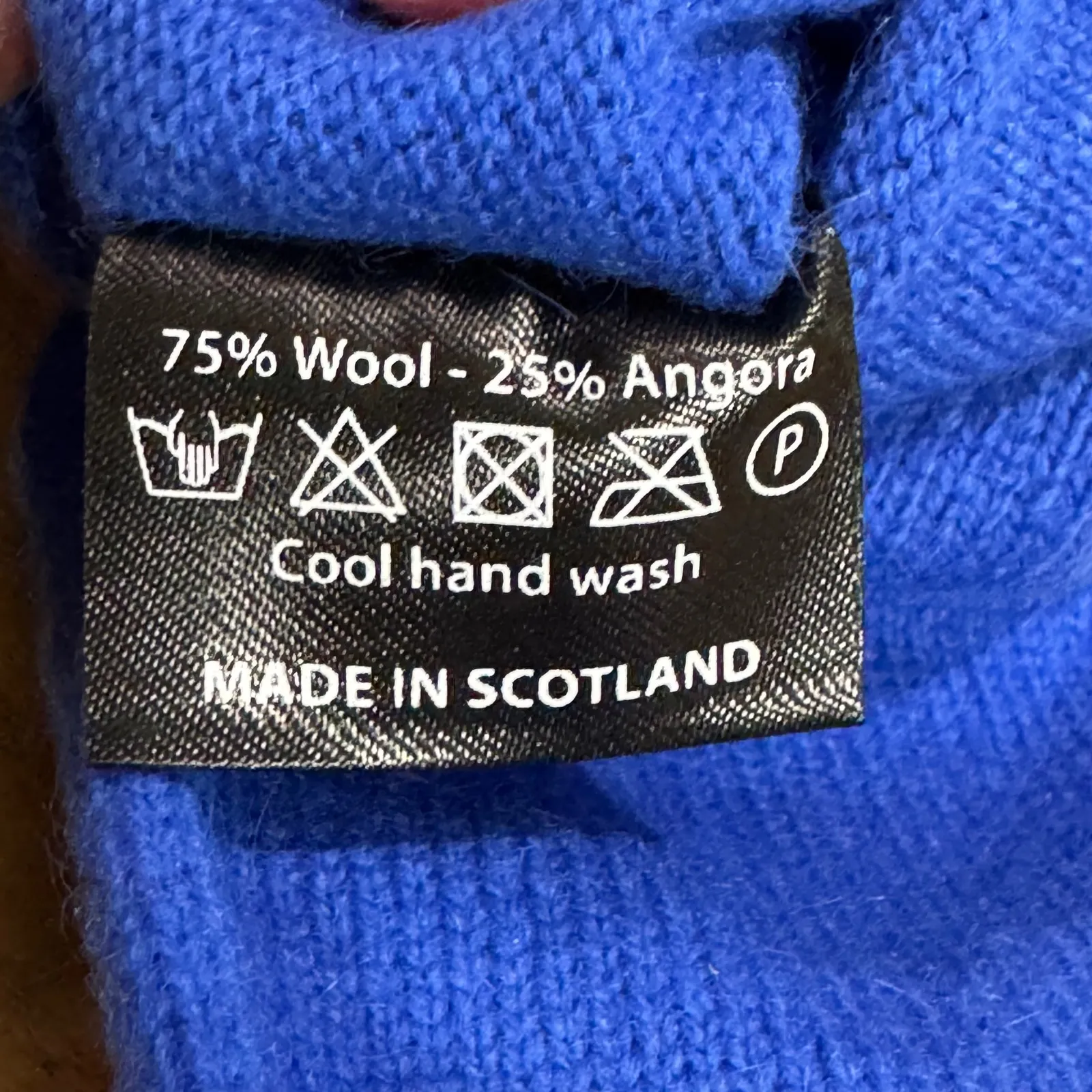NWT Newtone Brand Royal Blue Knit Wool Angora Blend Arm Warmers Made in Scotland - Image 9