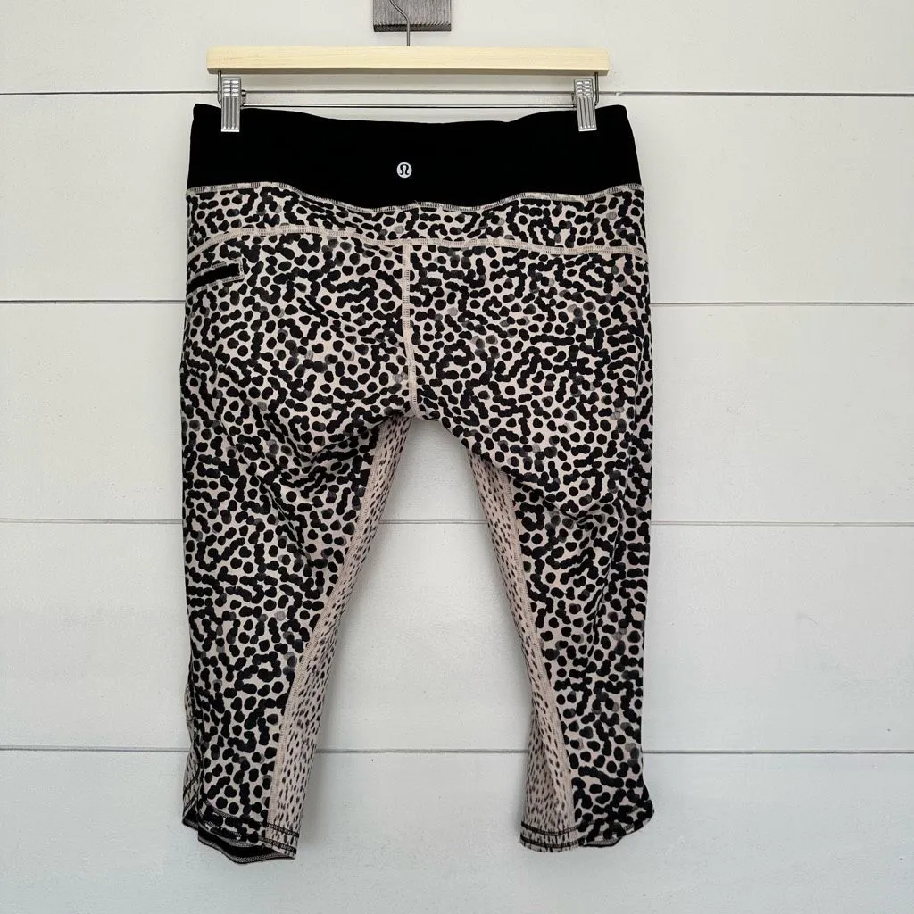 Lululemon Women’s 10 Run Crop Speed Crop Leopard Pants - Image 2