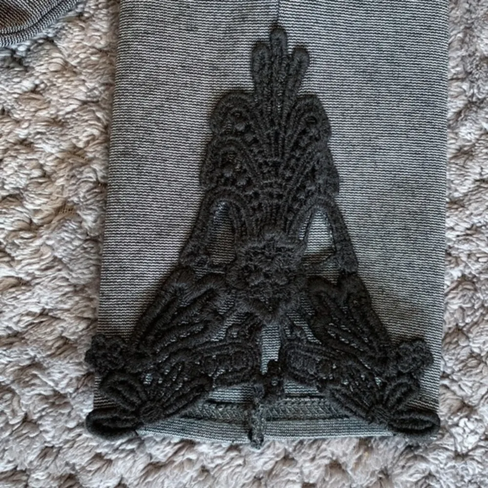 Abercrombie Gray Leggings Lace Ankles Vintage Pants Size Small EUC #4604 - Image 3