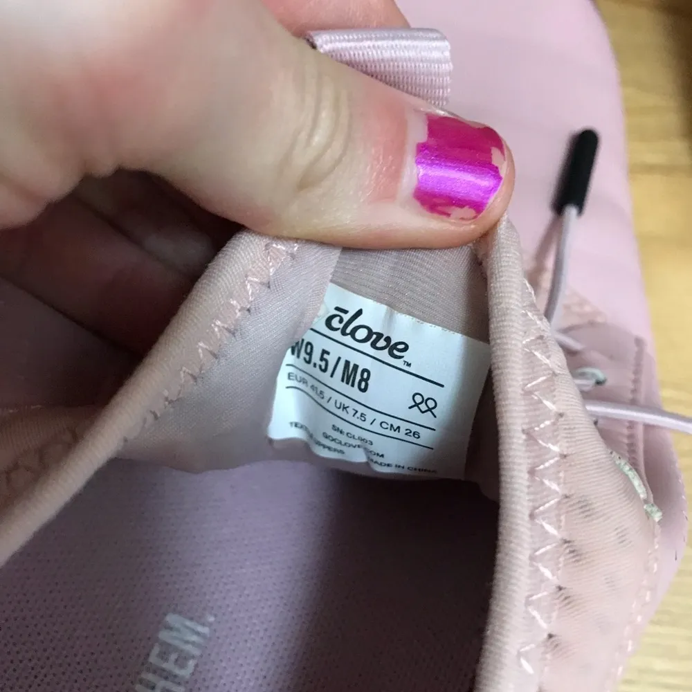 Pink cloves Size 9.5 - Image 6