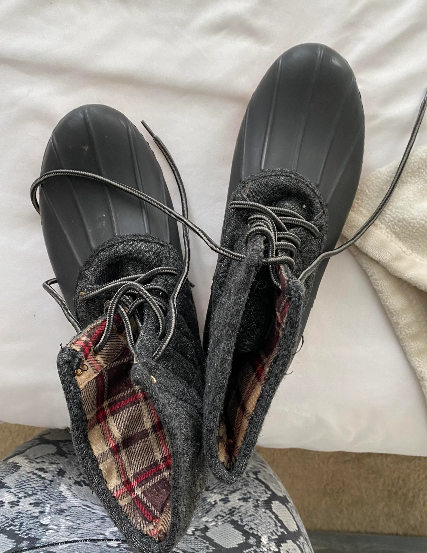 Bean Boots Size 9 - Image 3