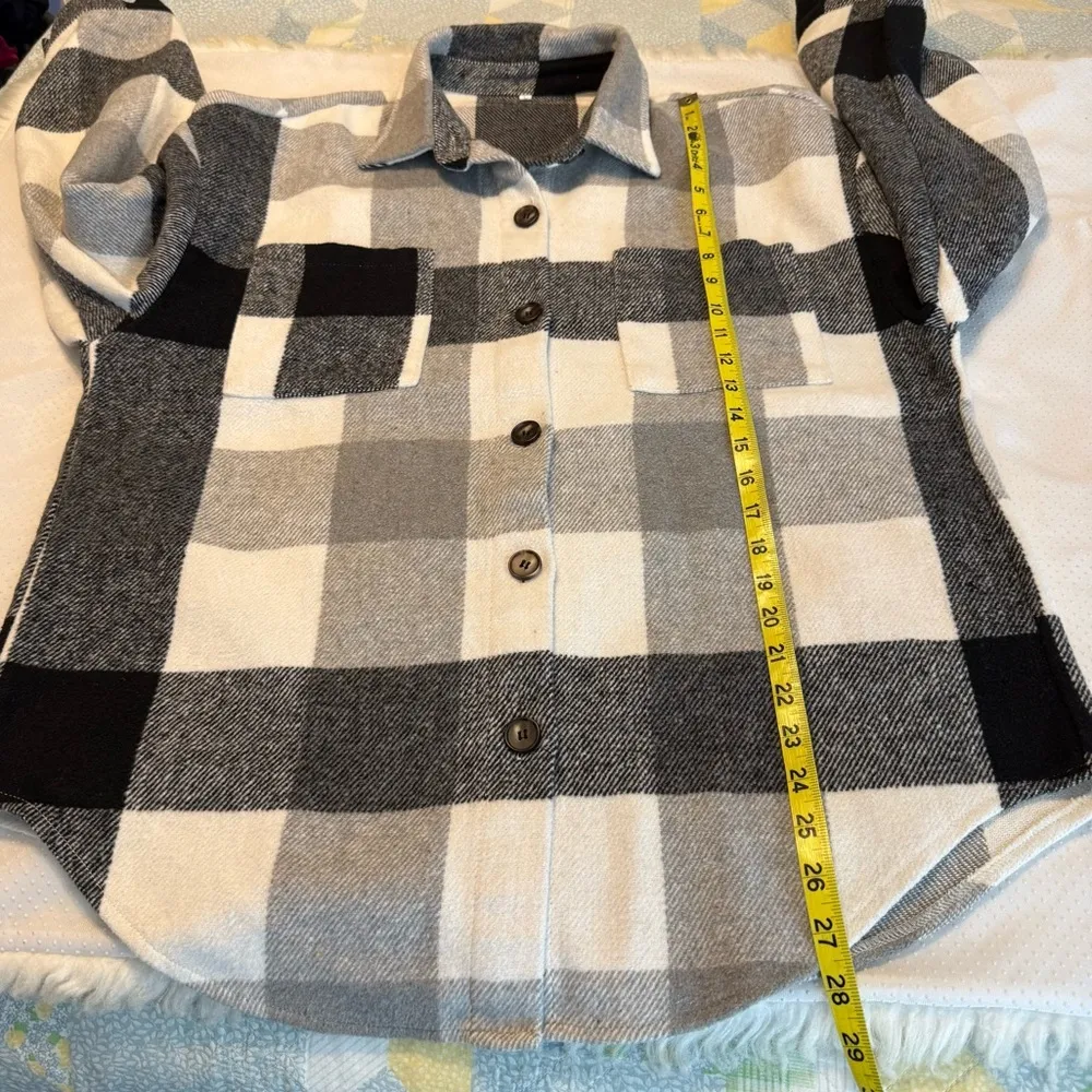 Plaid Button Down Shirt Shacket Size Large Pockets Oversized Heavyweight Black - Image 10