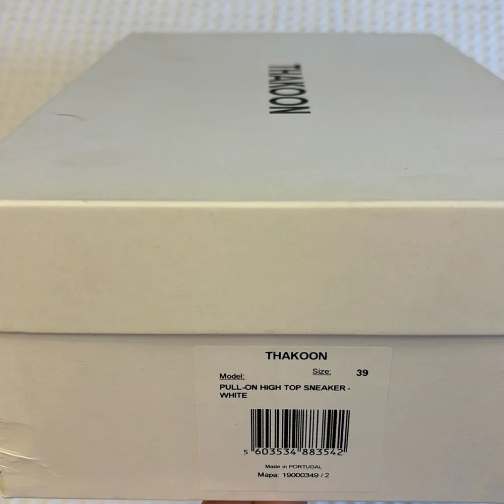 NEW! THAKOON 39/9 White Pull - Image 15