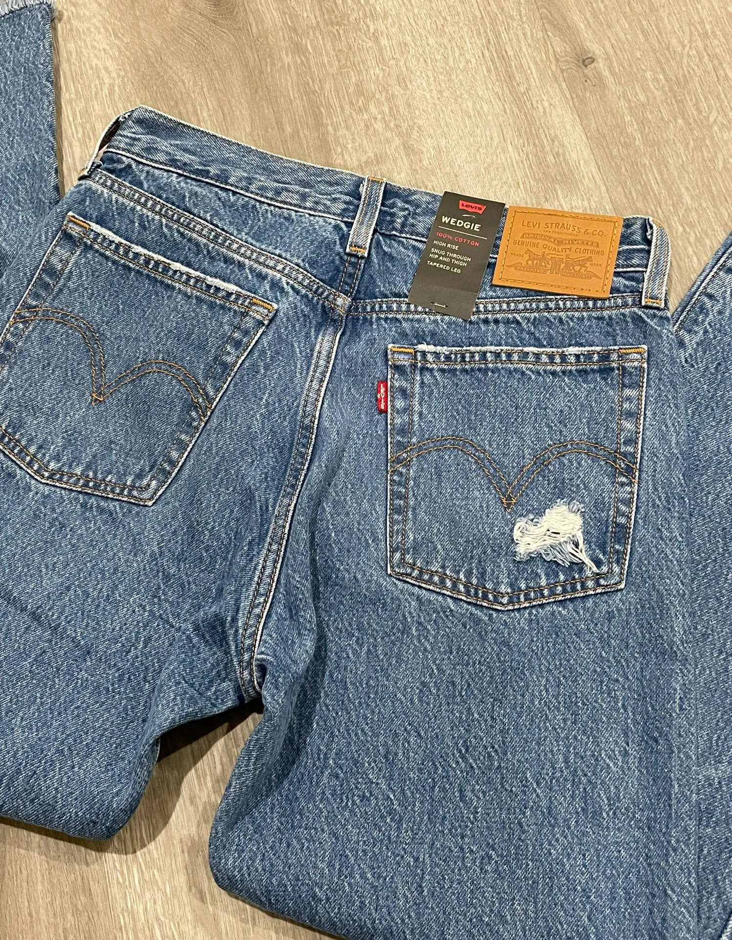 Levi’s Wedgie High-Rise Jeans - Image 5