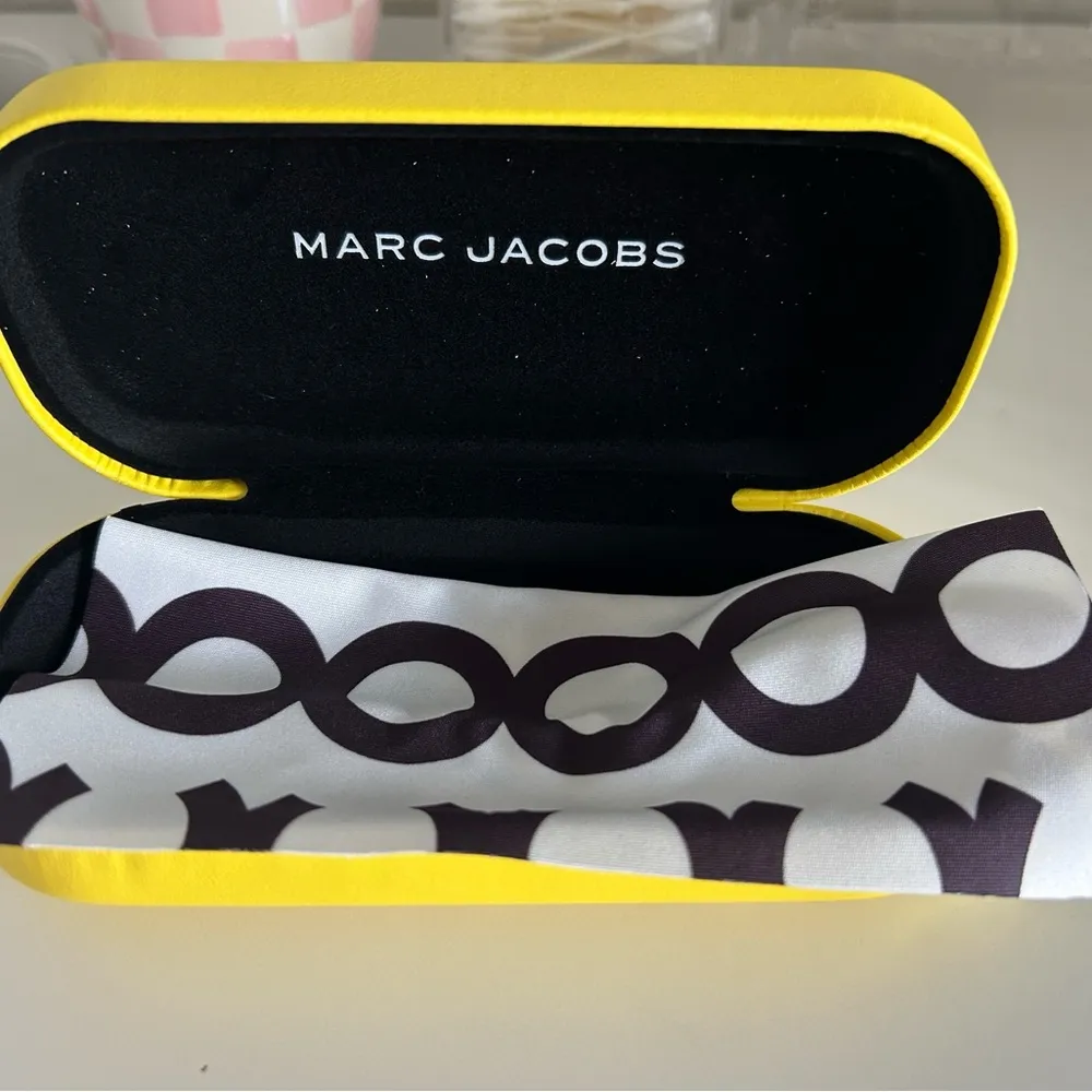 Marc Jacobs Yellow Sunglasses/Glasses Case with Cleaning Cloth - Image 2