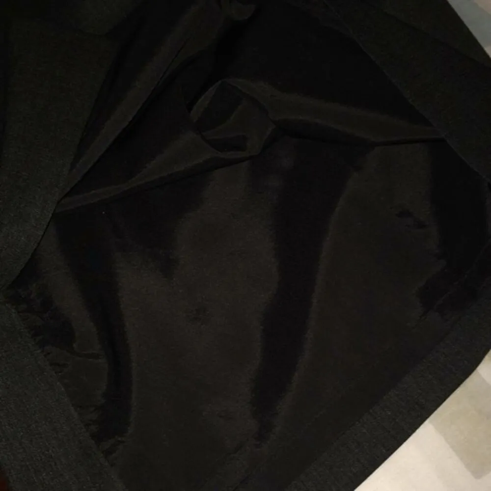 Lafayette 148 Dark Gray Virgin Wool Pencil Skirt Size 2P Academia Minimalist - Image 9