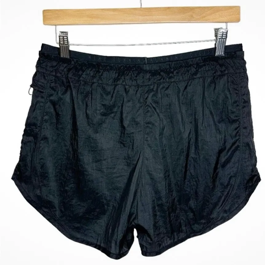 Nike Women's Triple Swoosh Running Division Tempo Shorts Black Size L NEW NO TAG - Image 3