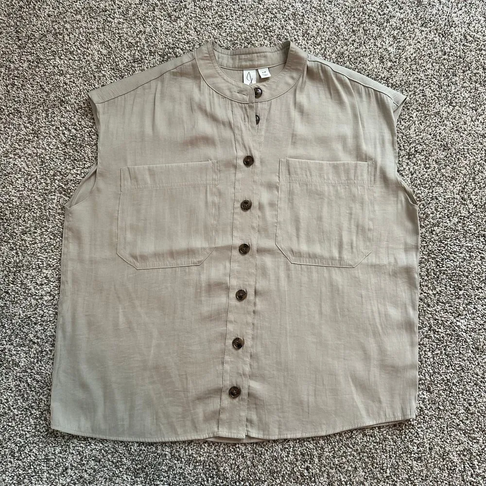 Joie beige/khaki button up cap sleeve top size S - Image 5