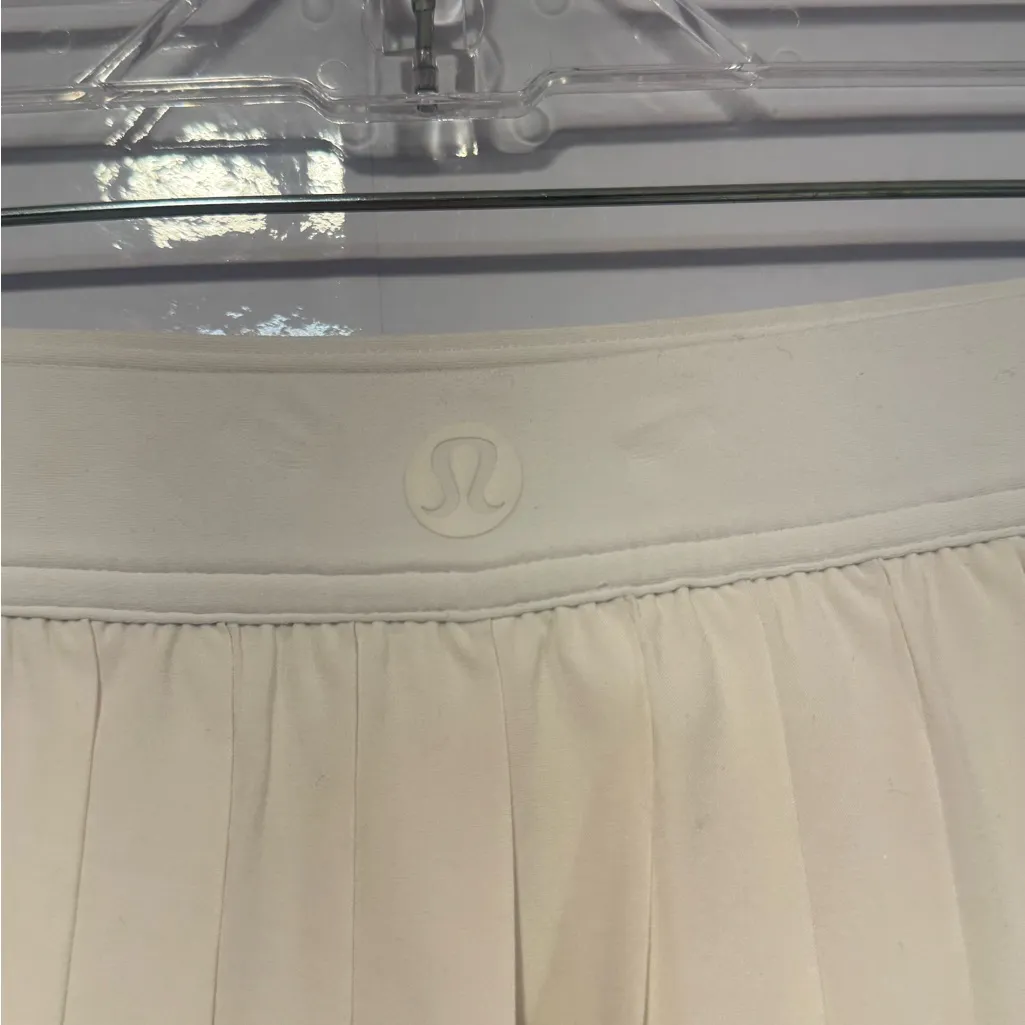 Pleated Lululemon Court Rival white tennis skirt - Image 3