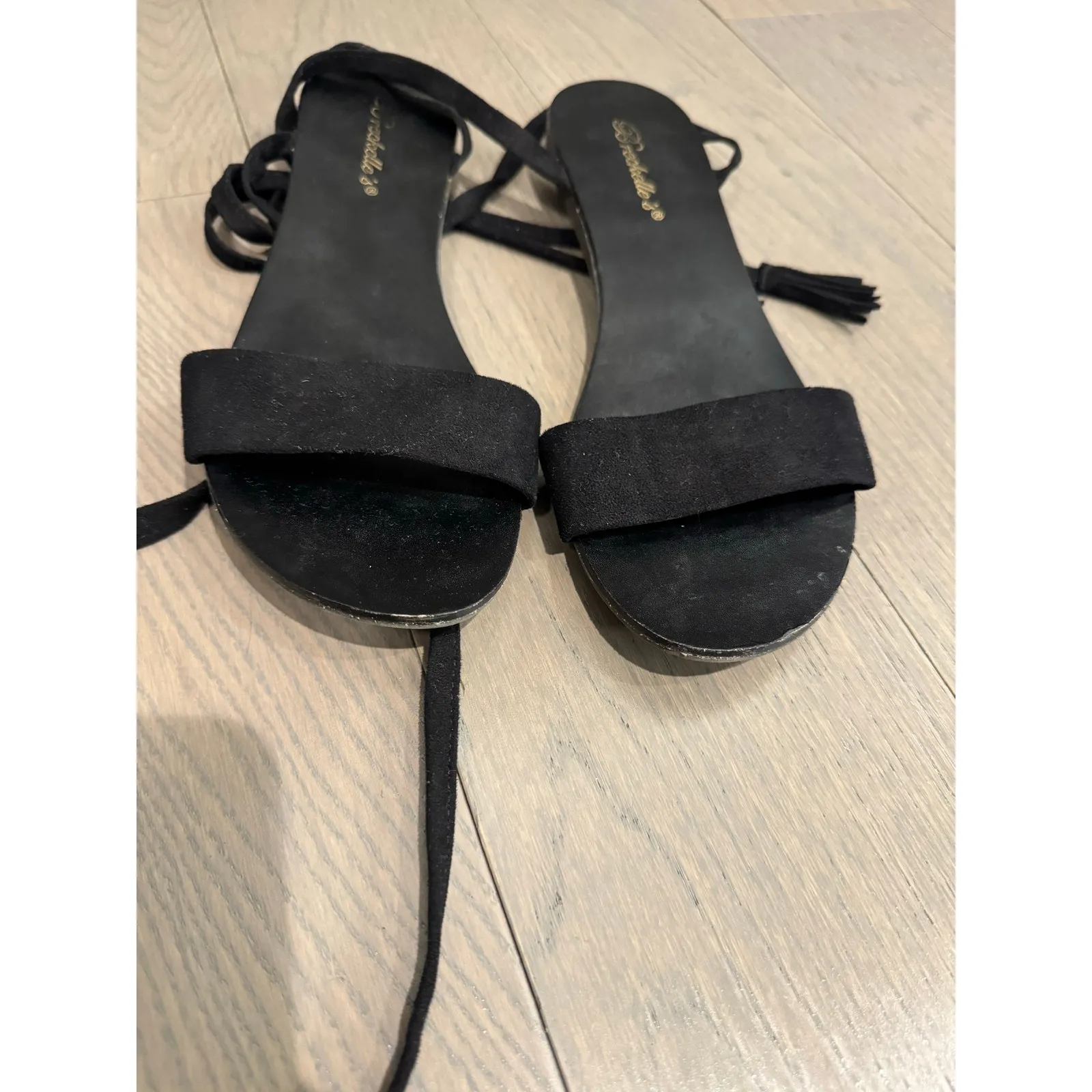 Breckelle's Strappy Sandal Women's 7.5 Black Suede Flat Tasselled Slingback - Image 5