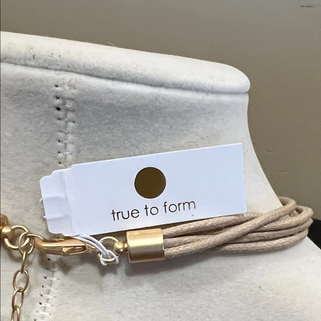 True To Form | Gold - Image 2