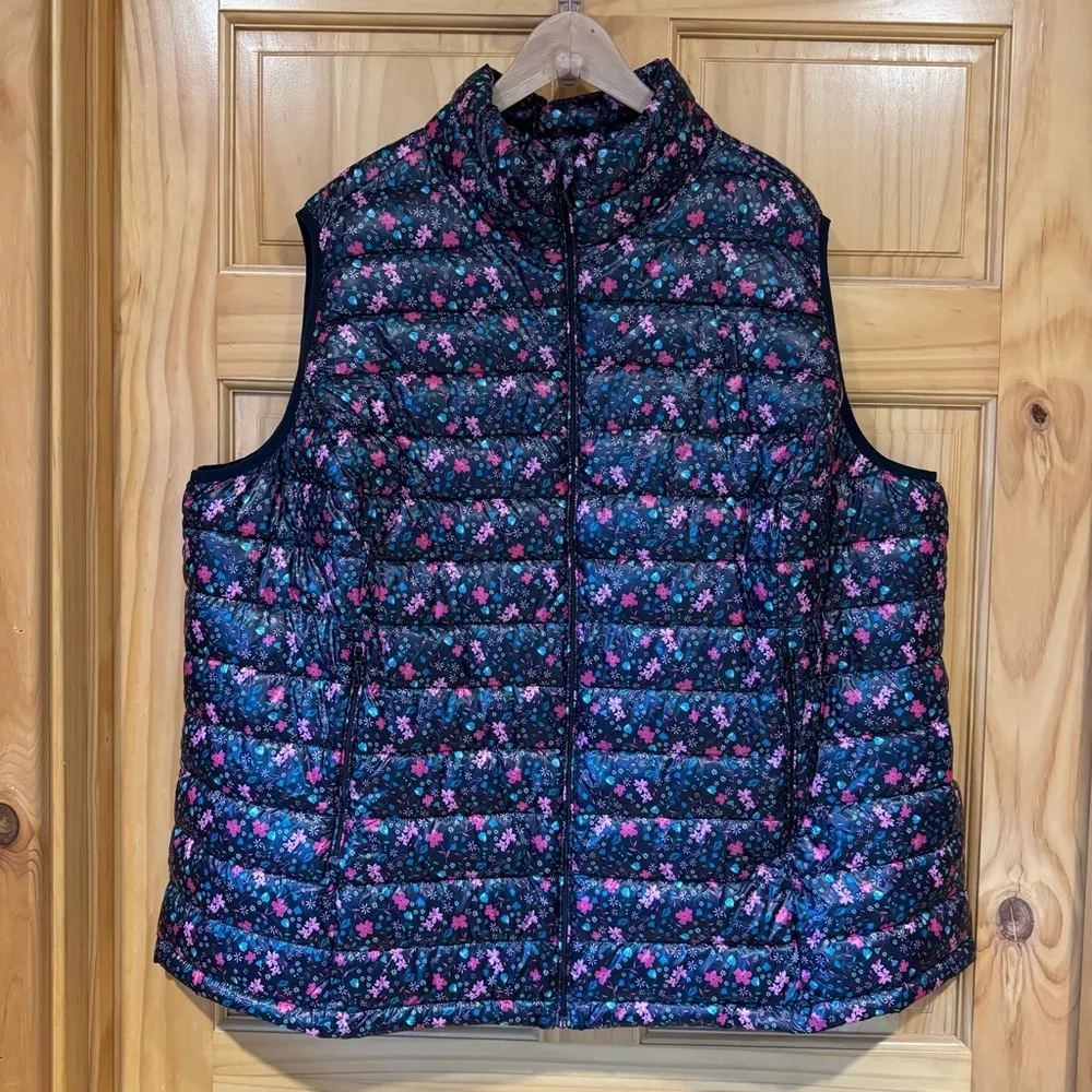 Woman Within floral navy packable puffer vest plus size 2X. Excellent condition! - Image 2