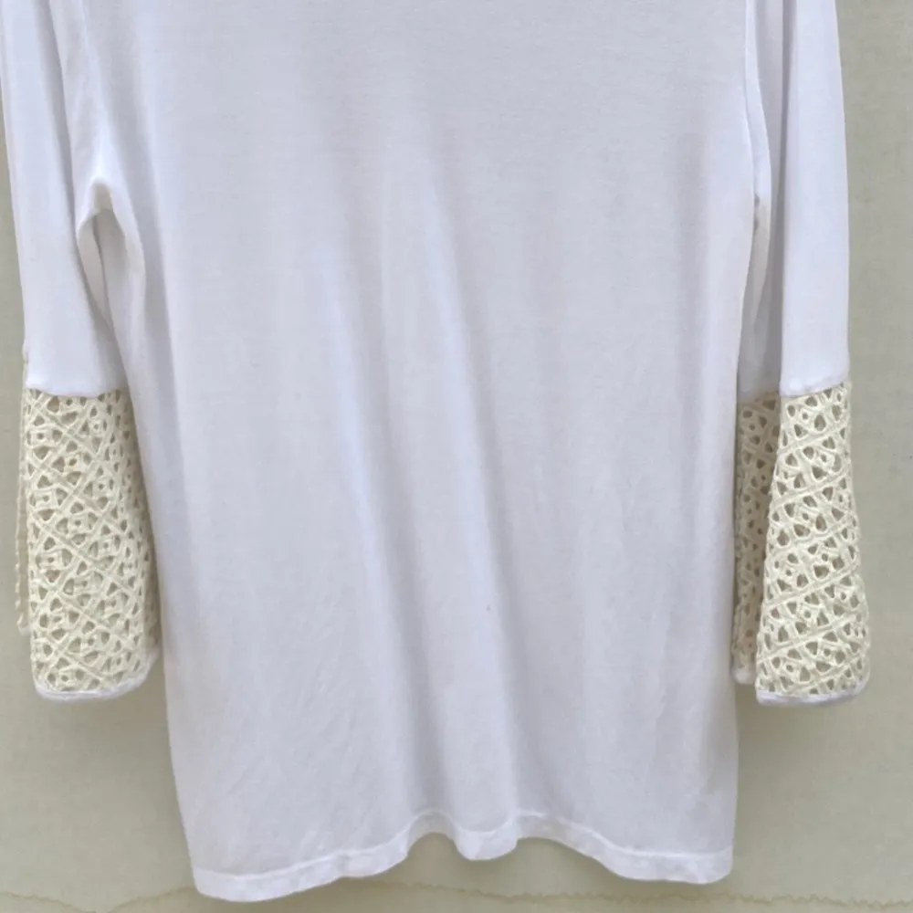Piper by Townsen Womens size small white casual top with cream knit bell sleeves - Image 3