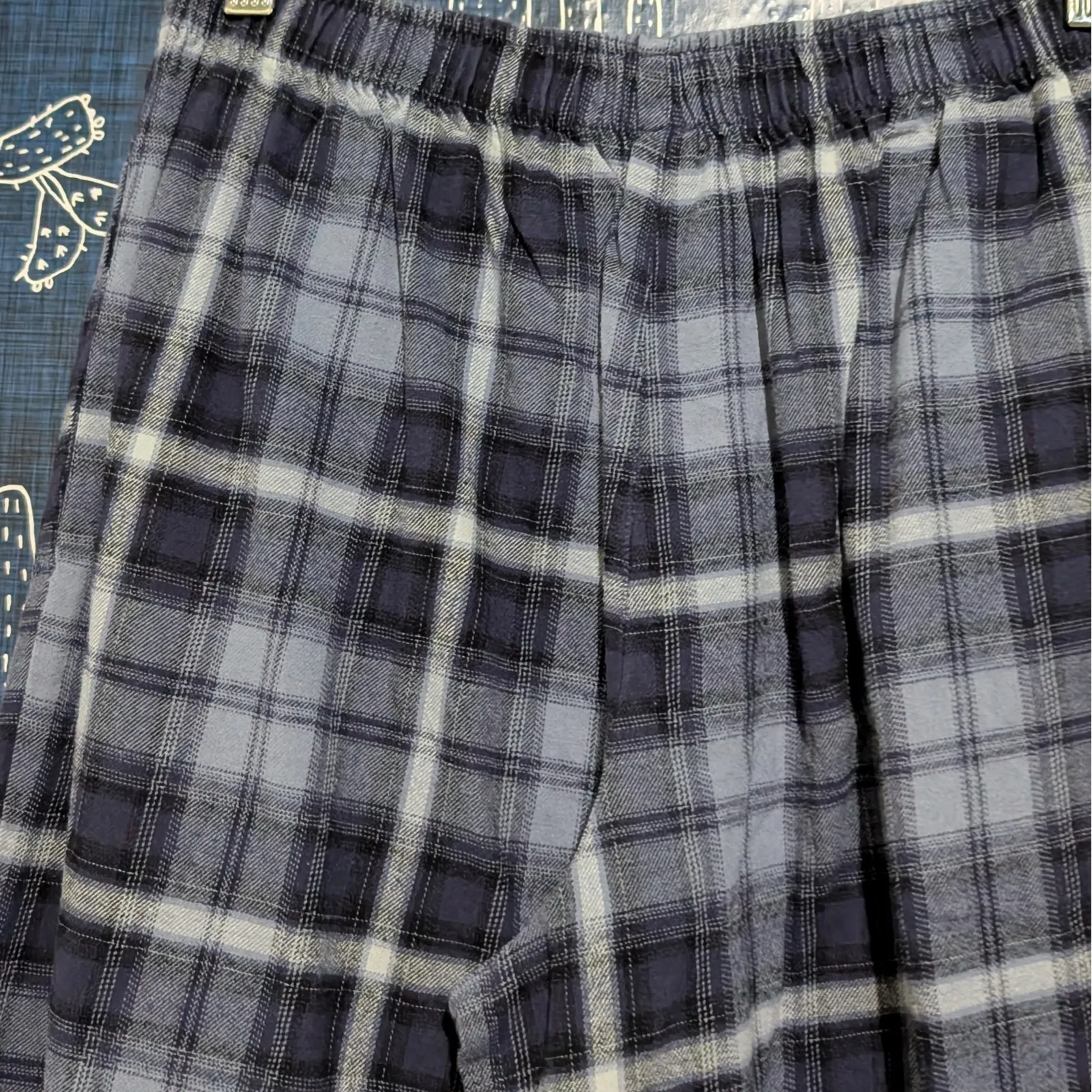 SKIMS Gray Plaid Pajama Set - Image 8