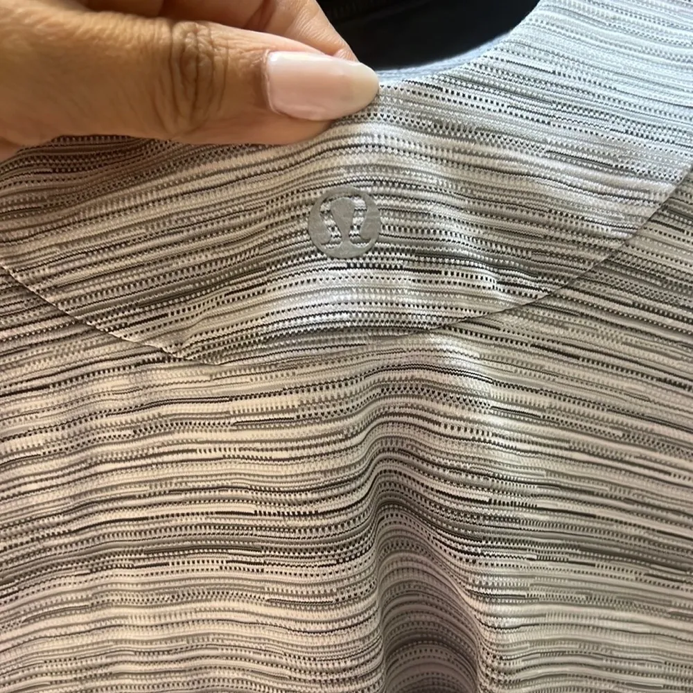 Lululemon  Scoop Neck Light Grey Top - Image 5