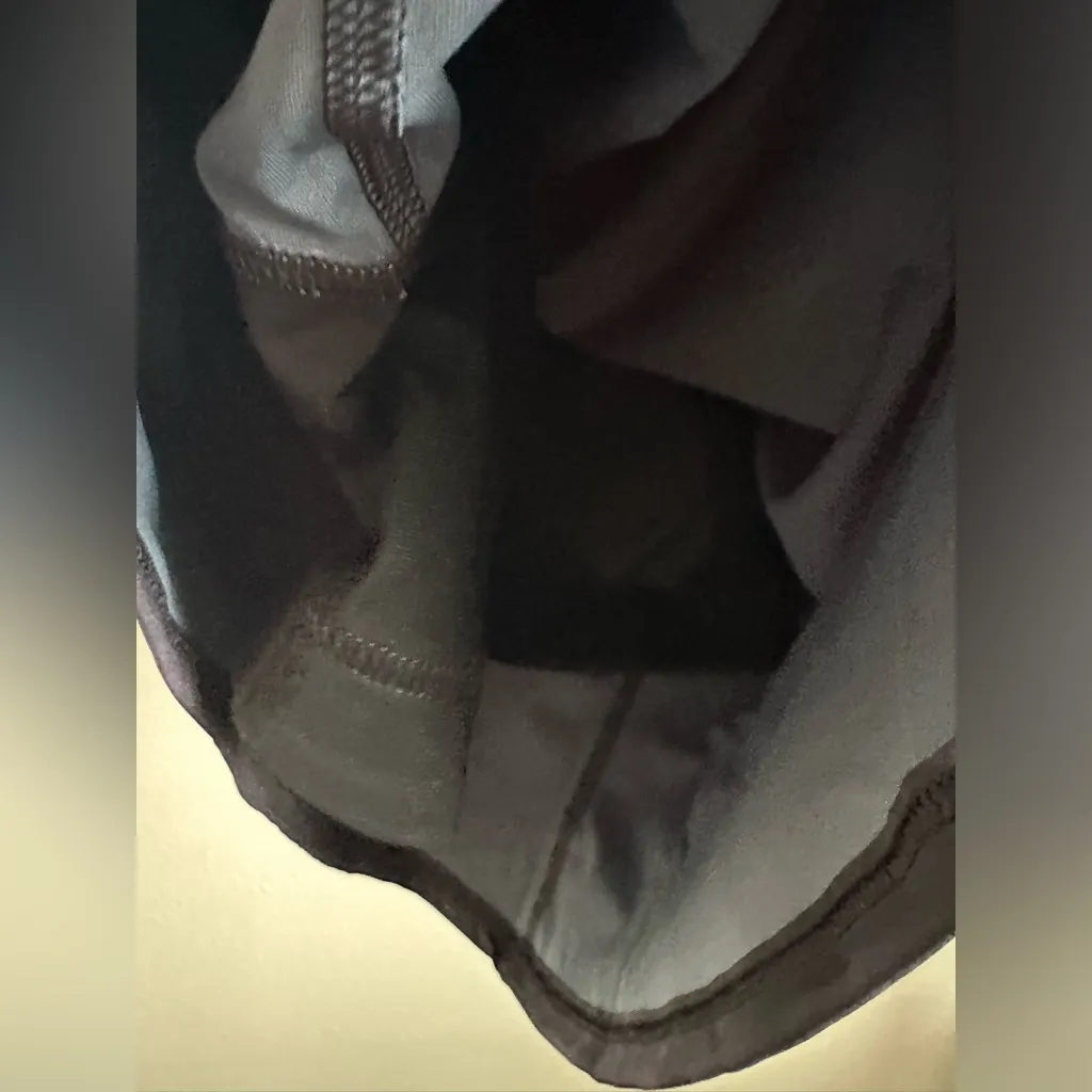 OLD NAVY Women's Black Tie-Dye Tank Top. - Image 9