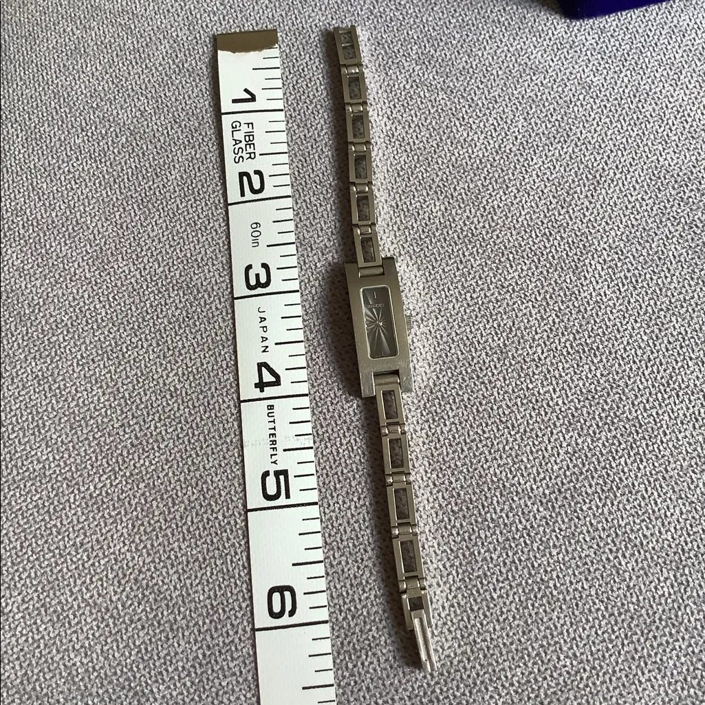 So CUTE stainless steel GUCCI watch 💙💙💙 - Image 5