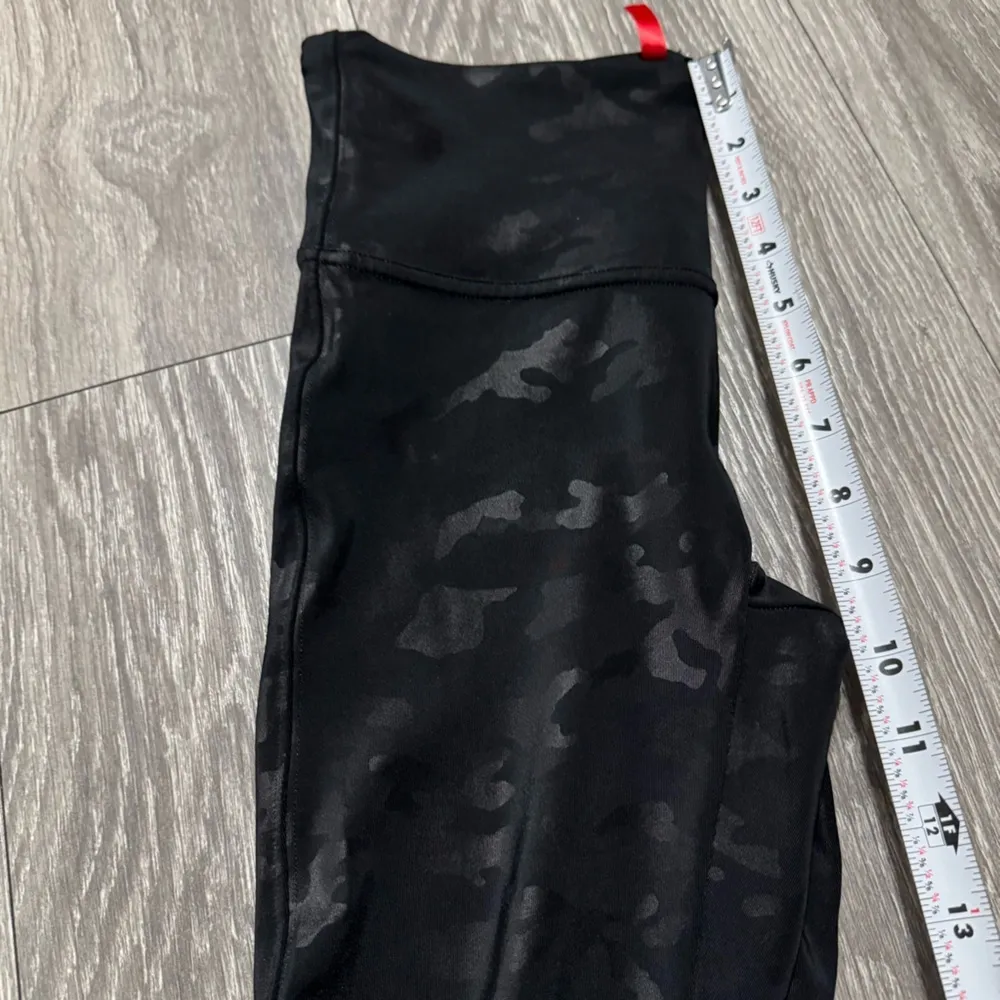 SPANX‎ Black Faux Leather Camo Luxury Leggings Size M Women - Image 14