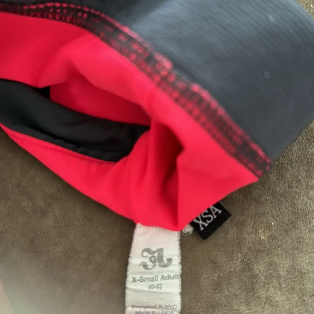 Jo + Jax sports bra. Elastic bottom with logo. Color- gray/hot pink. Size-XSA - Image 4