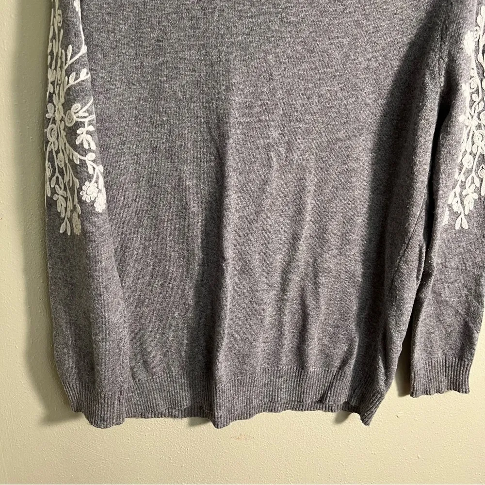Rain + Rose Stitch Fix Sabo Embroidered Accents Pullover Gray Size M - Image 12