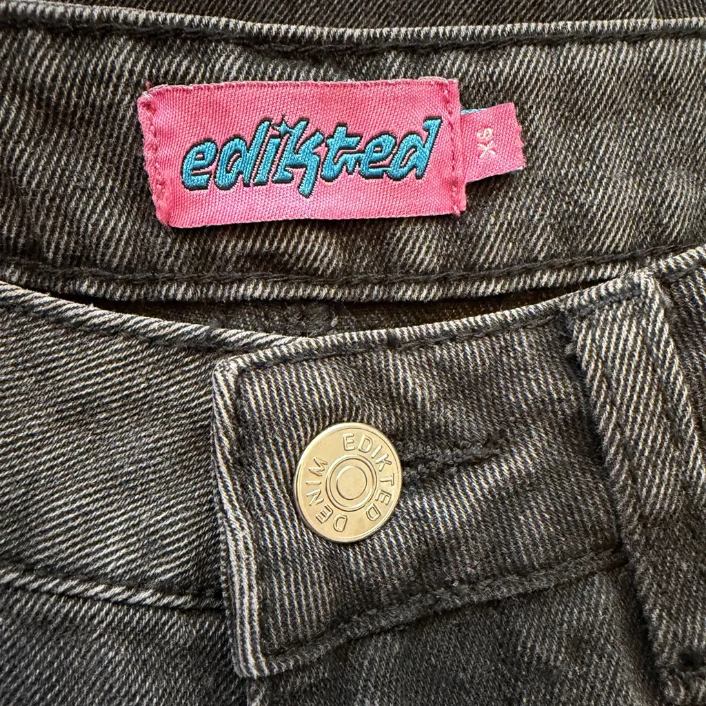 Edikted Black Wide Leg Denim Pants - Image 3