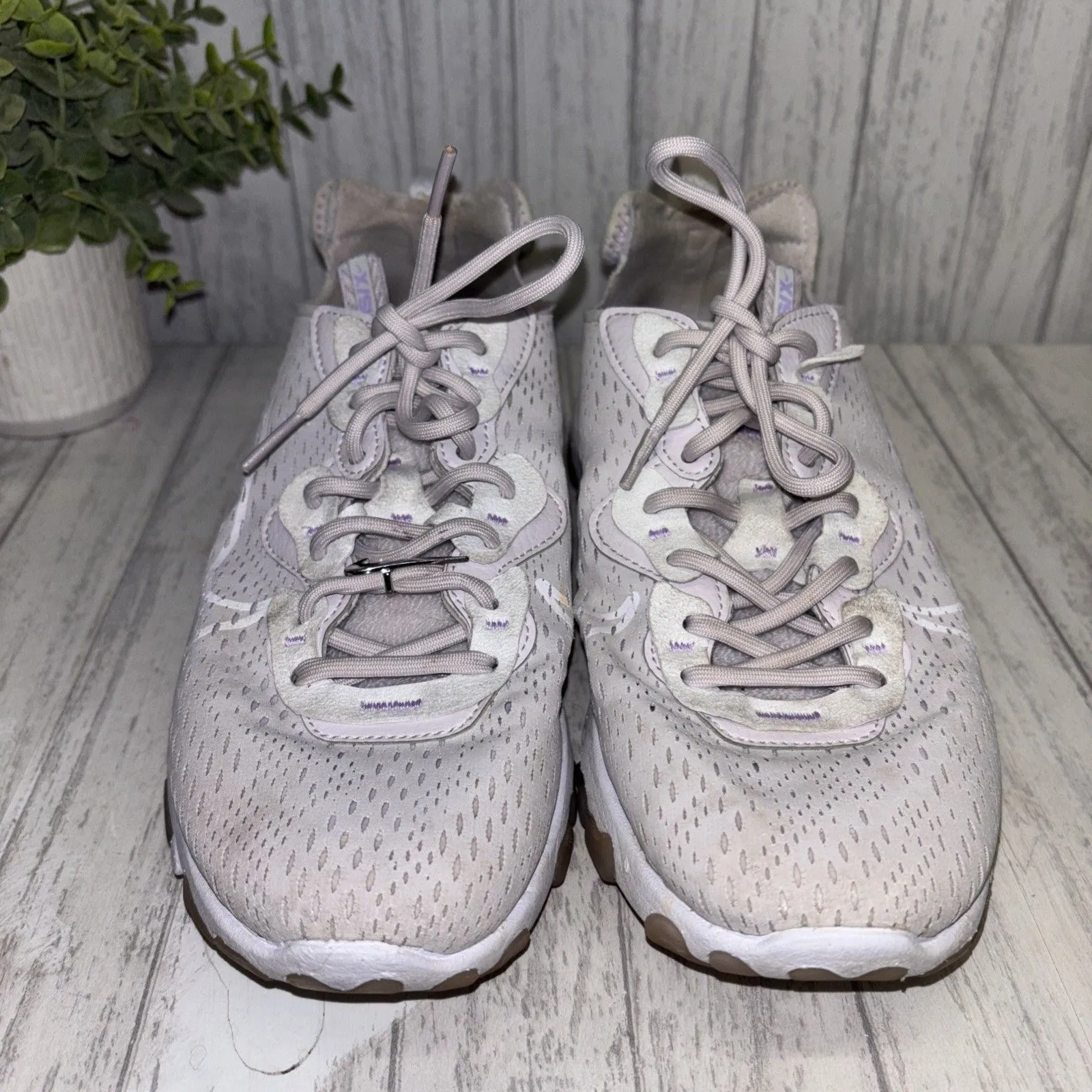Womens Size 9 Nike React Vision Sneakers GUC - Image 2