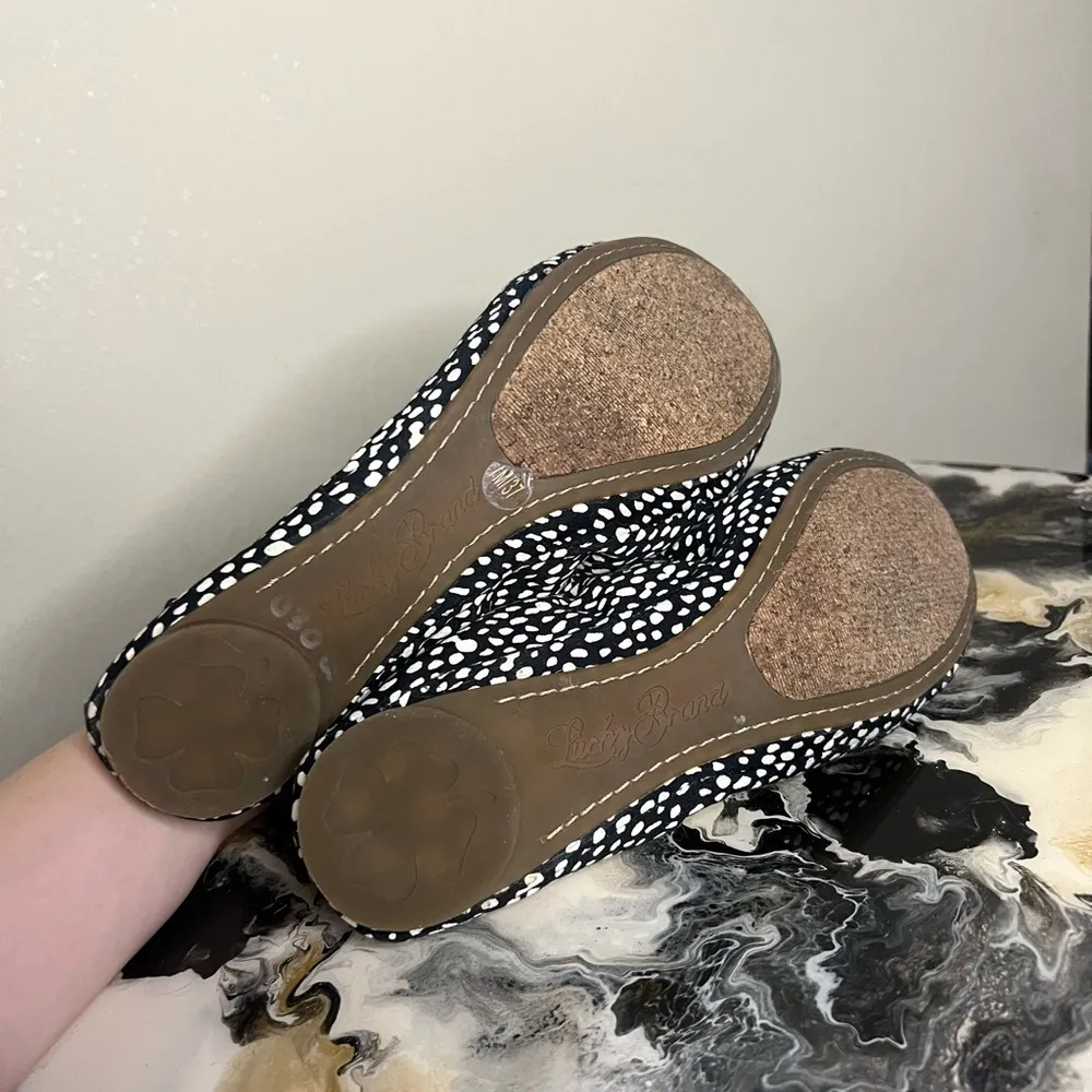 Lucky brand black and white flat - Image 7