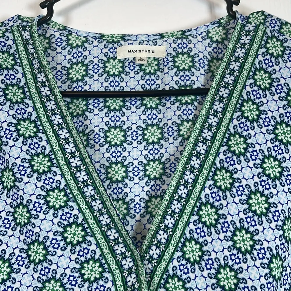 Max Studio Mosaic Dolman White Blue Green Sleeve Blouse Large EUC #4130 - Image 3