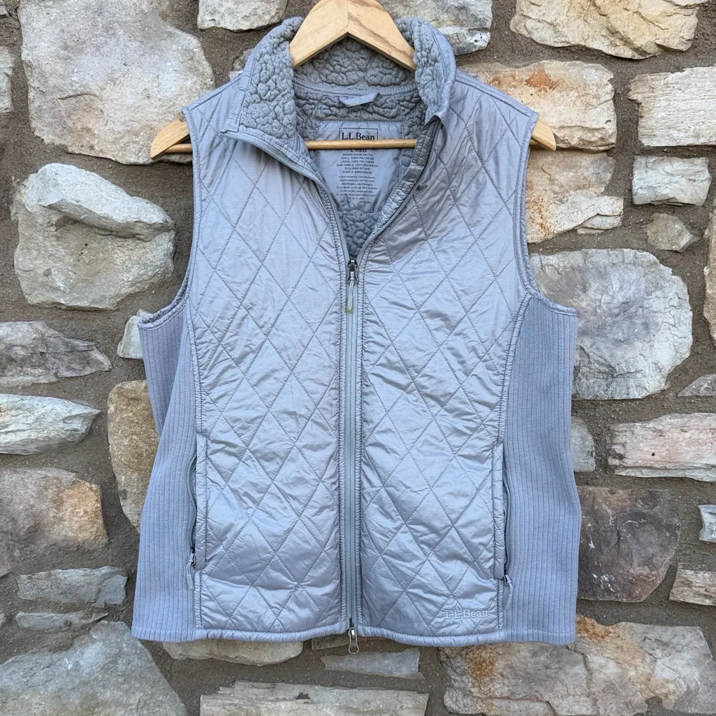 L.L. Bean Women's Light Gray Quilted Vest Size large - Image 6