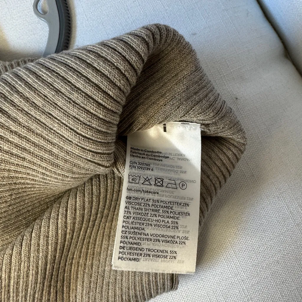 H&M  Knit Dress - Image 7