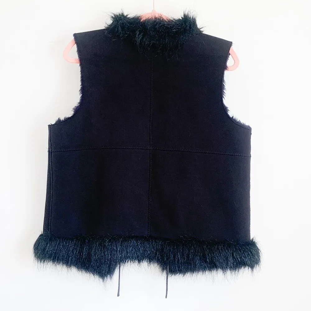 Black Faux Fur Faux Suede Reversible Vest Size M - Image 10