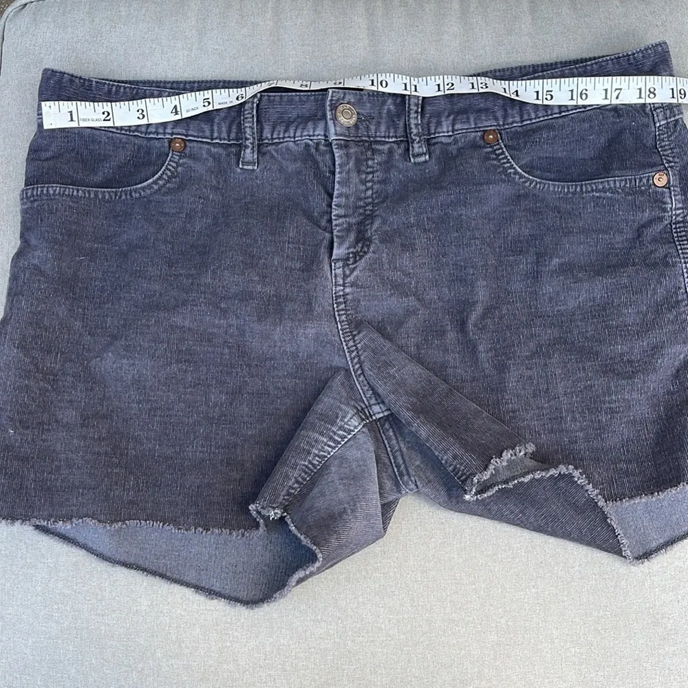 GAP grey corduroy women's shorts size 14 - Image 5
