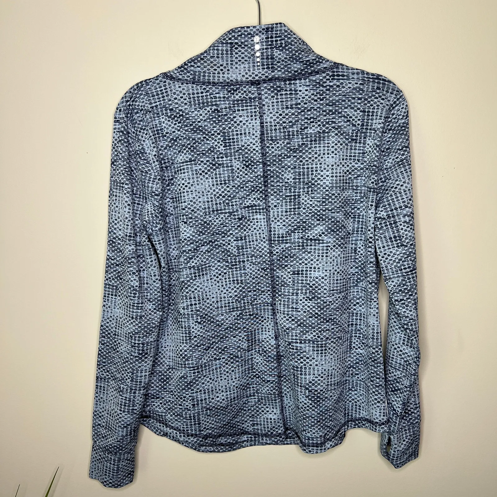 Talbots T by  Adrenaline Wrap Collar Pullover Long Sleeve Top Medium Thumbholes‎ - Image 9