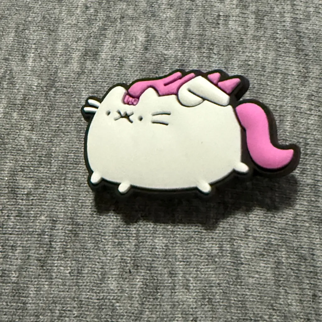 Jibbitz Cat Shoe Charm - Image 2