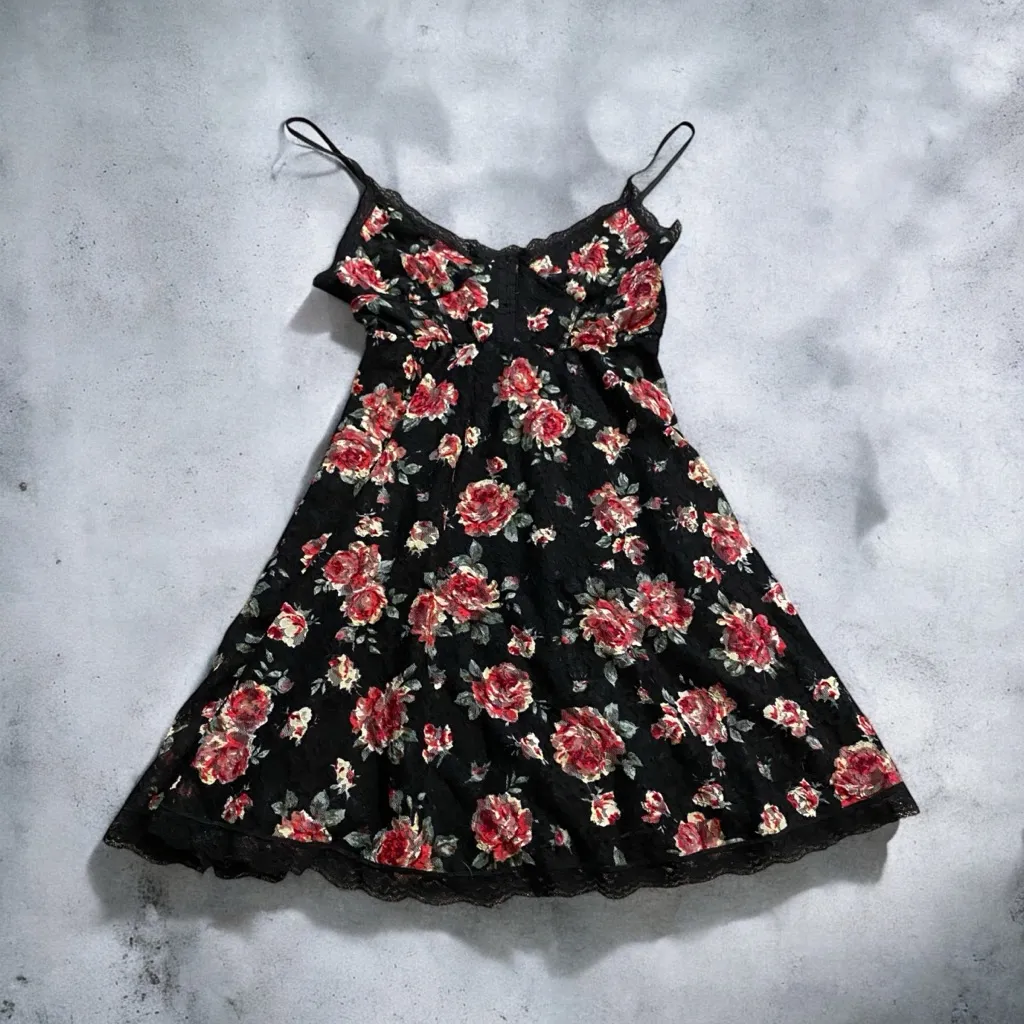 Betsey Johnson floral lace Y2K 90’s style corset dress black red - Image 2