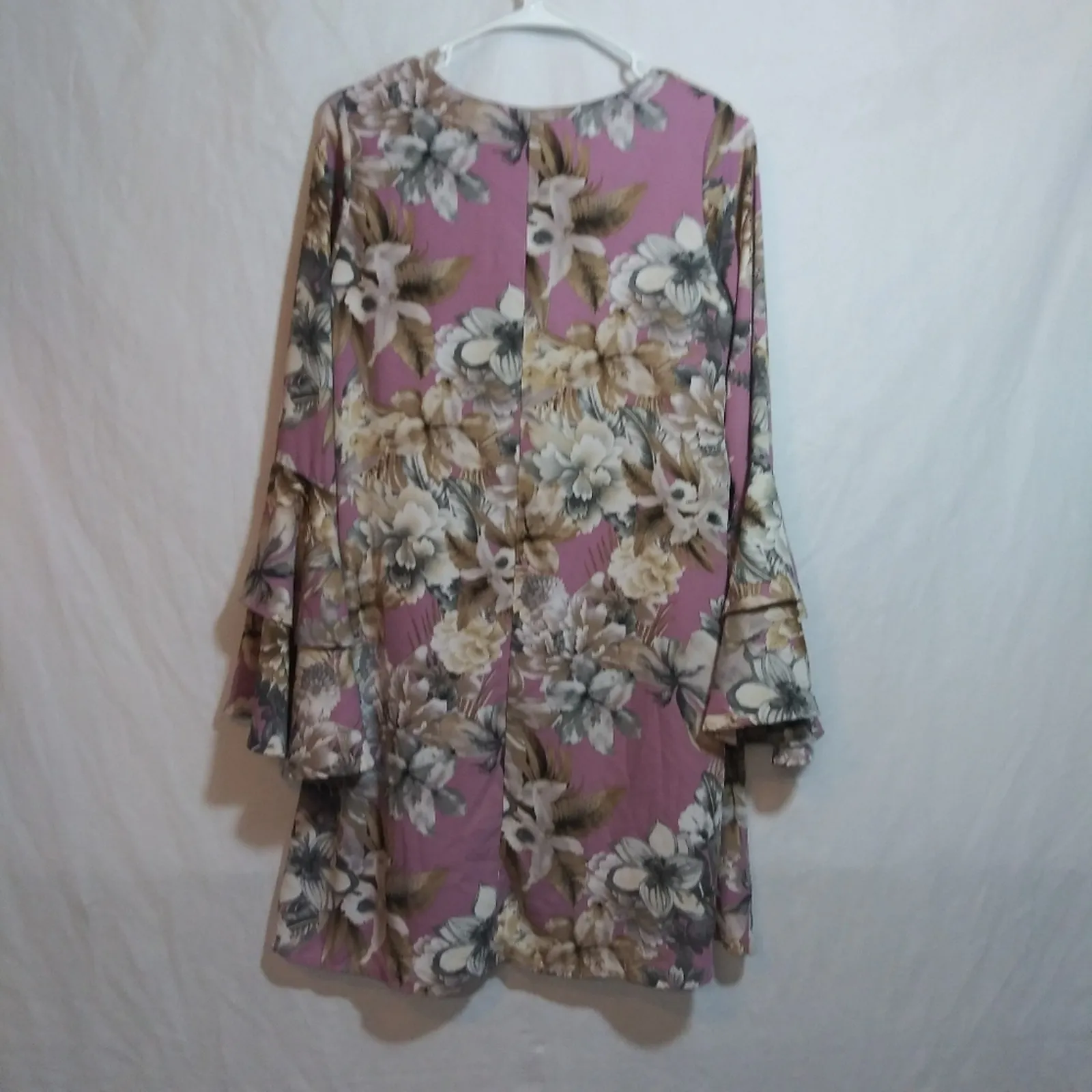 143 Story By Line Up Blush Pink Floral Mini Dress V Neck Flare Sleeve Size Small - Image 8