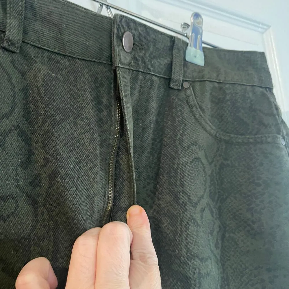 NWT Hollister Mini Skirt Size 9 29 Denim Cut Off Jean Snake Ultra High Rise - Image 12